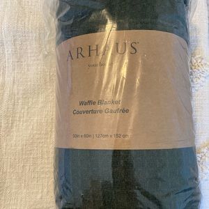 NEW ARHAUS Waffle Blanket